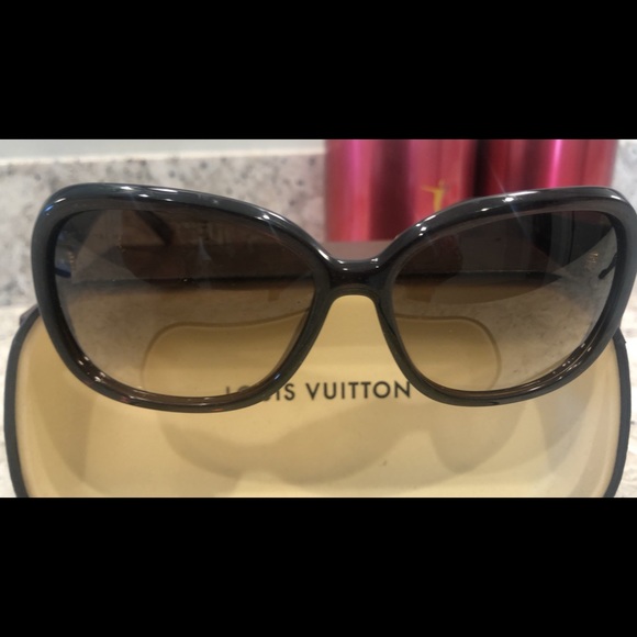 Louis Vuitton sunglasses - Picture 3 of 4